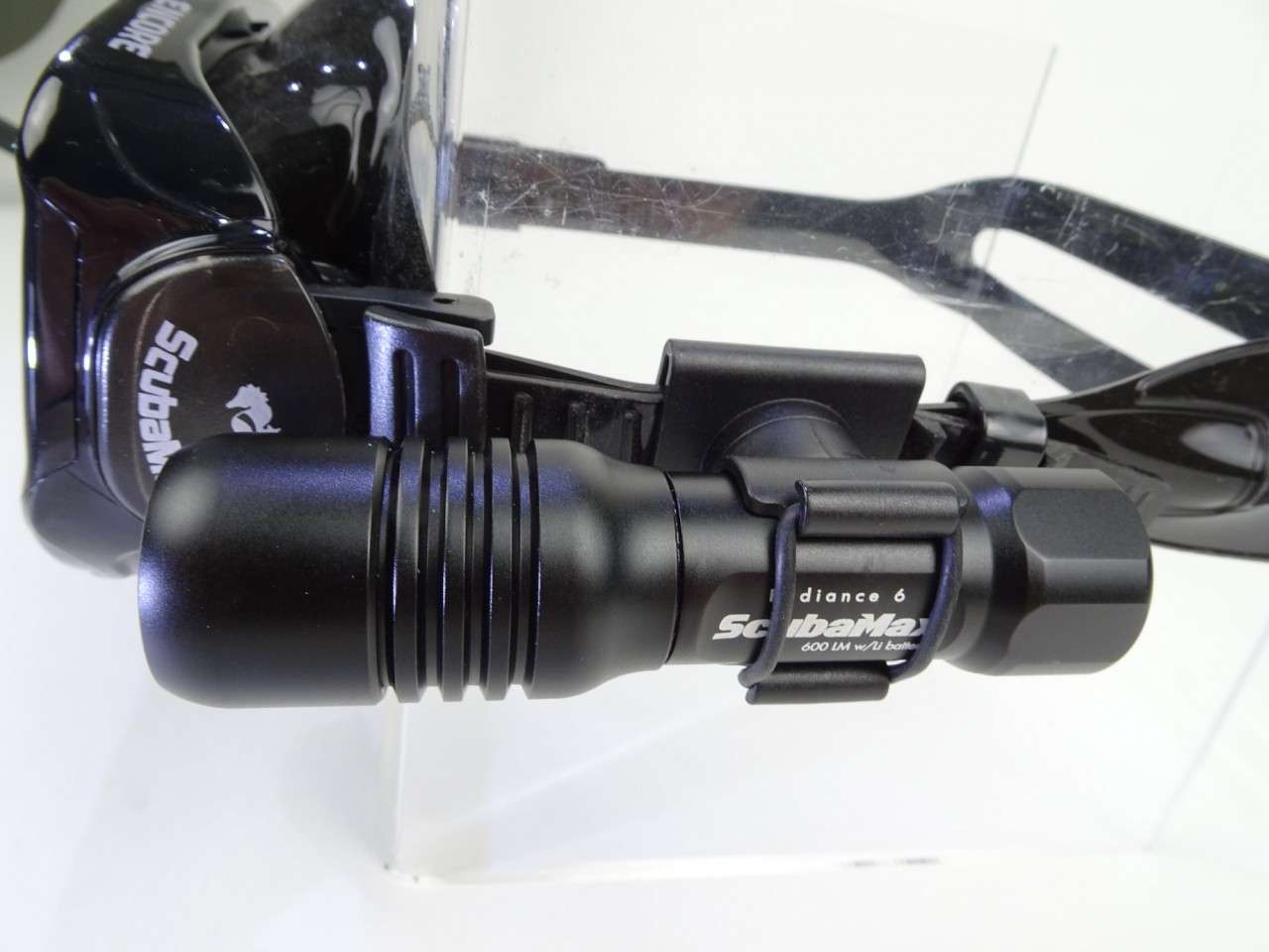 ScubaMax Dive Light and Keeper